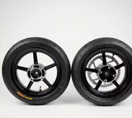 Tubeless Supermoto Wheels (Tuttio / Yozma) – lead time 3-4 weeks